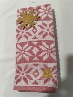 NWT Christmas Holiday towels set kitchen or bathroom hand seasonal festive